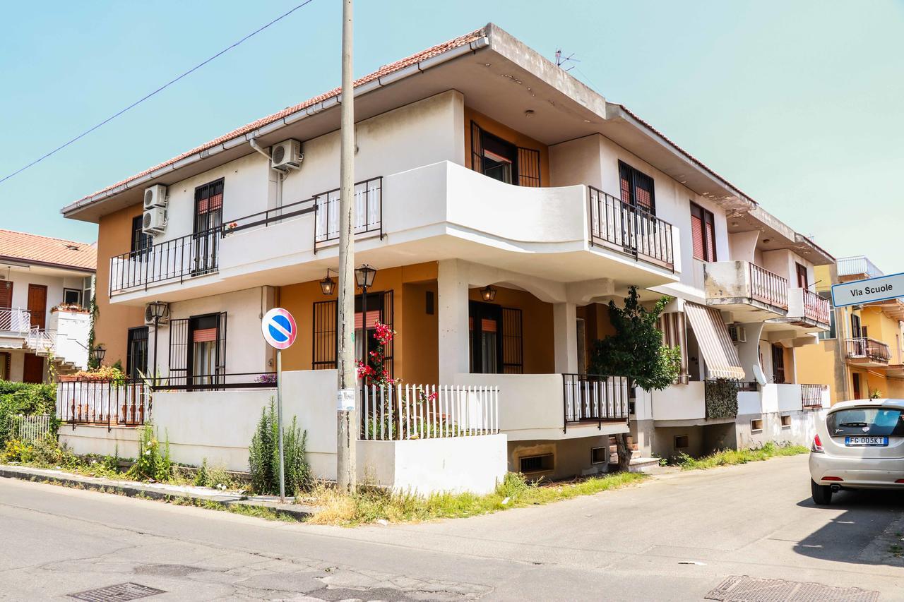 Smeraldo - Splendido E Spazioso Appartamento A Due Passi Dal Mare Tra Taormina E Catania Riposto Exterior photo